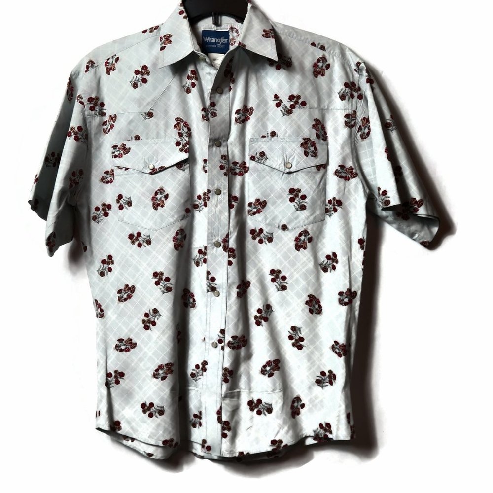 ✨Wrangler✨Short sleeve, Western Snap Front Size M
